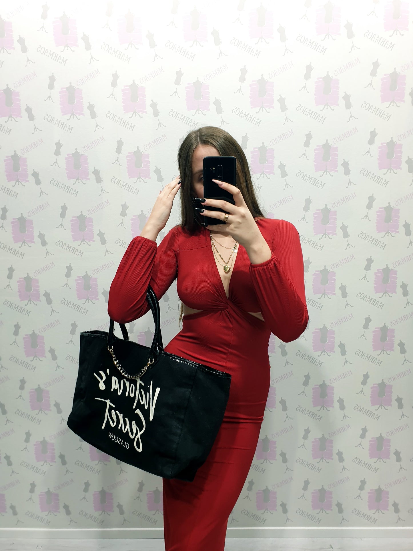Extravagantné šaty S