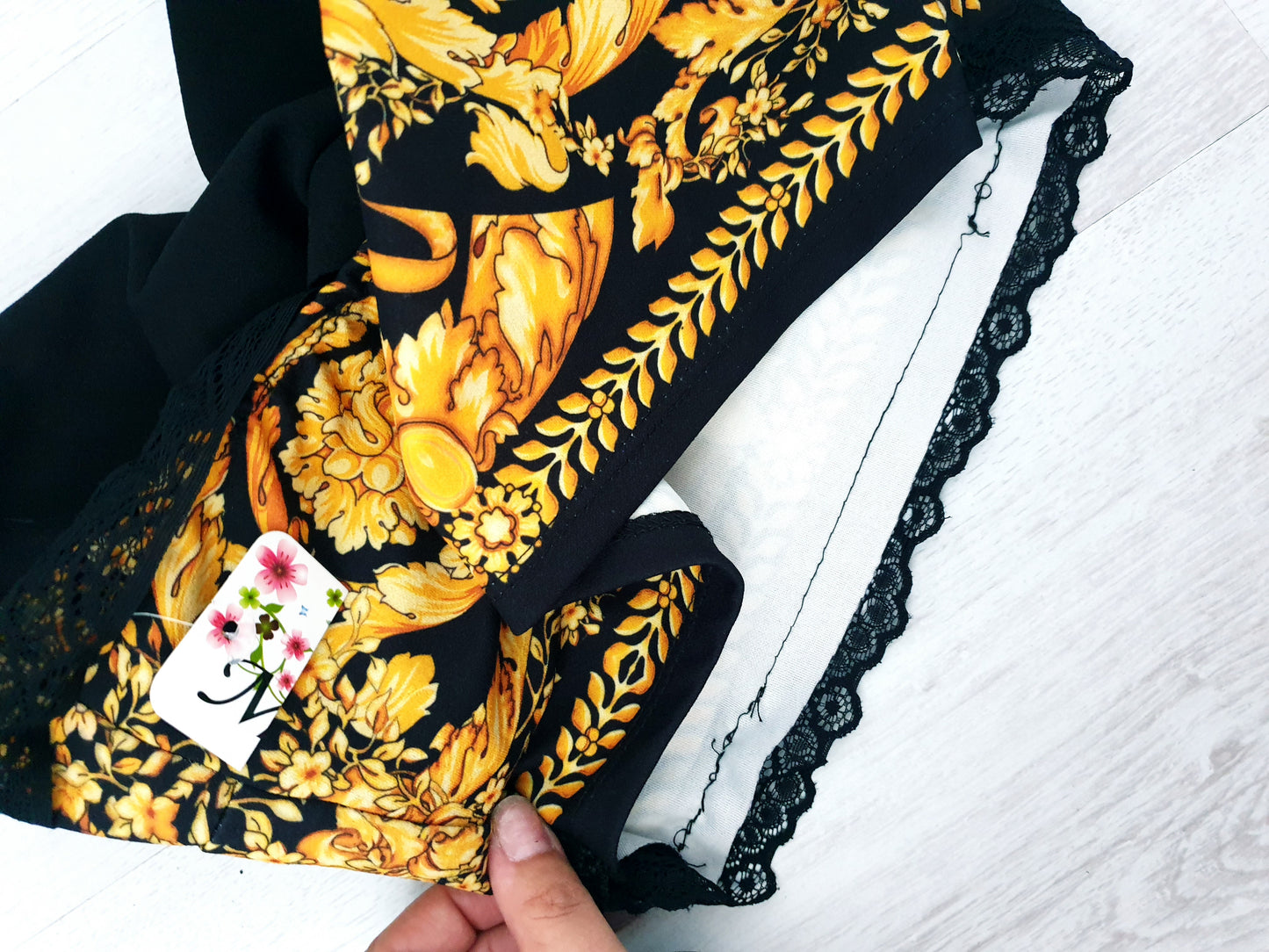 Vzorovaný crop top S/M