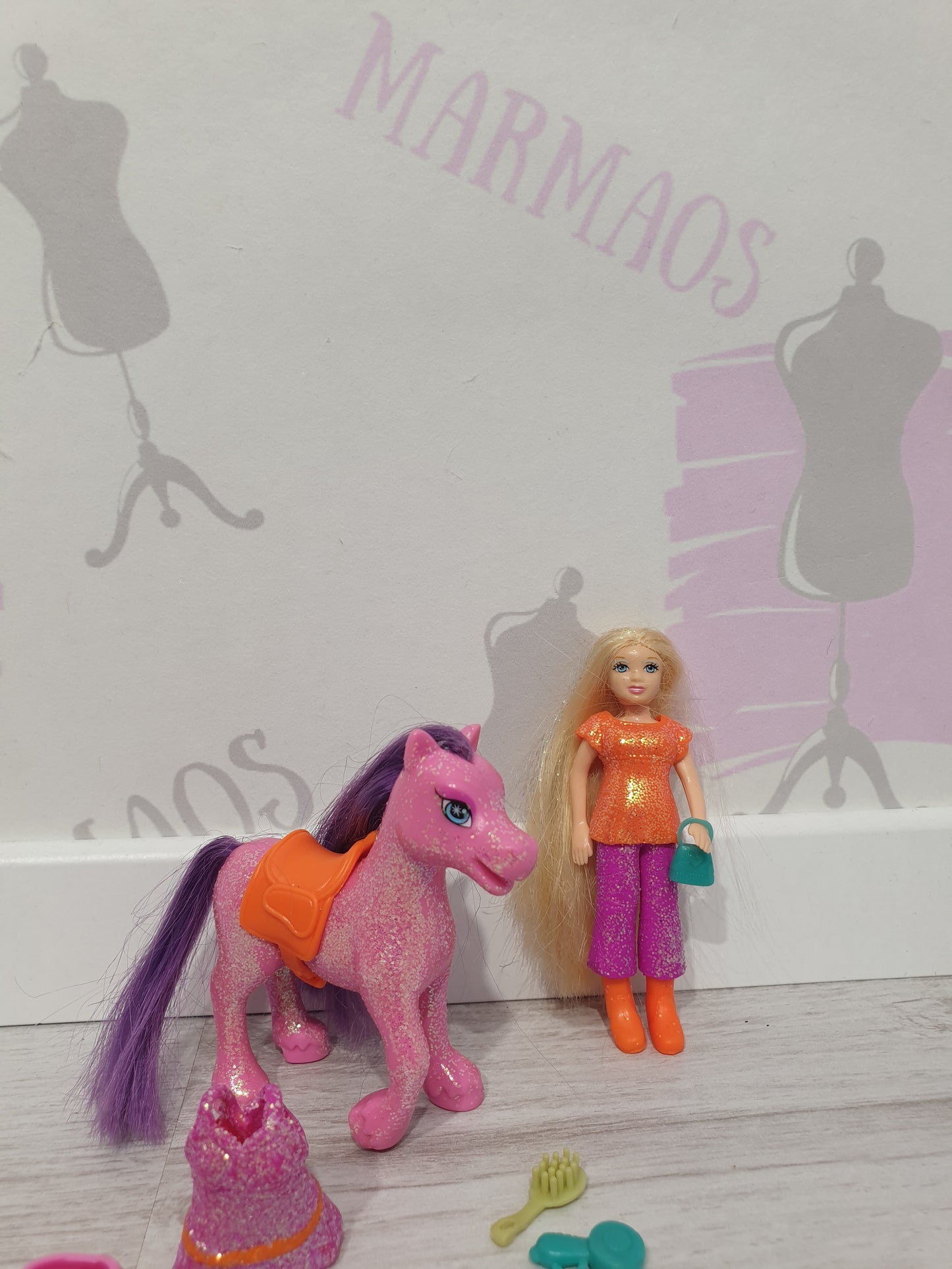 Koník + bábika s doplnkami