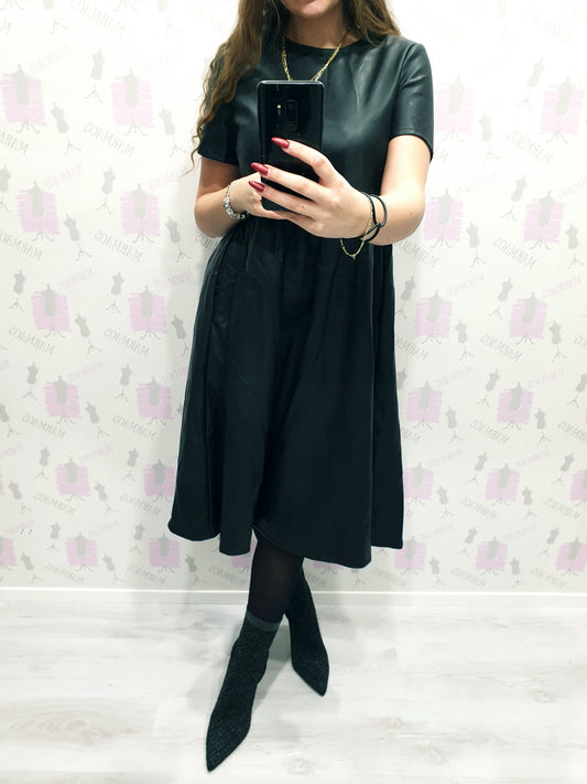 Čierne koženkové šaty 38