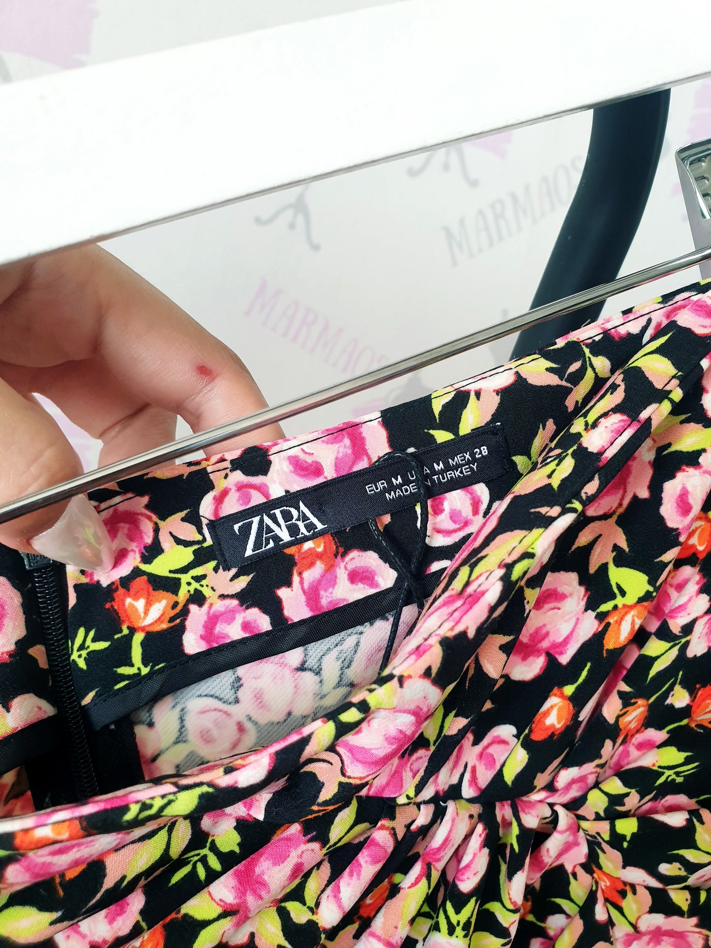 ZARA kvetovaná sukňa S