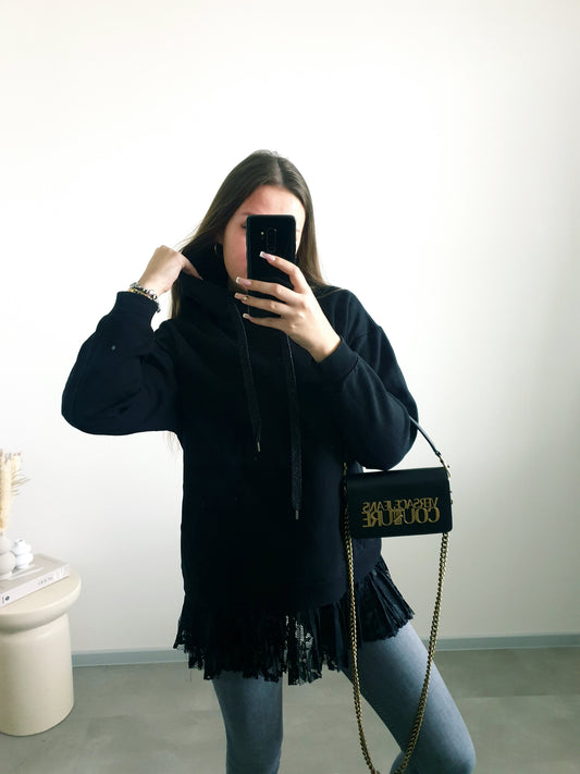 Čierna mikina s čipkou M/L