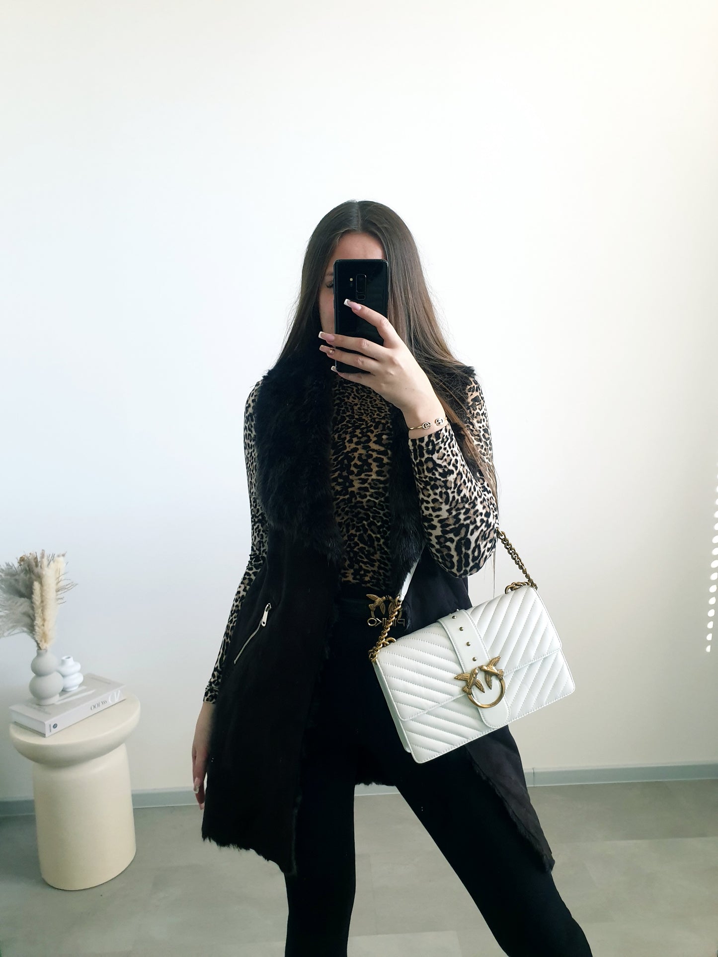 Hnedá vesta s kožušinou 36/S