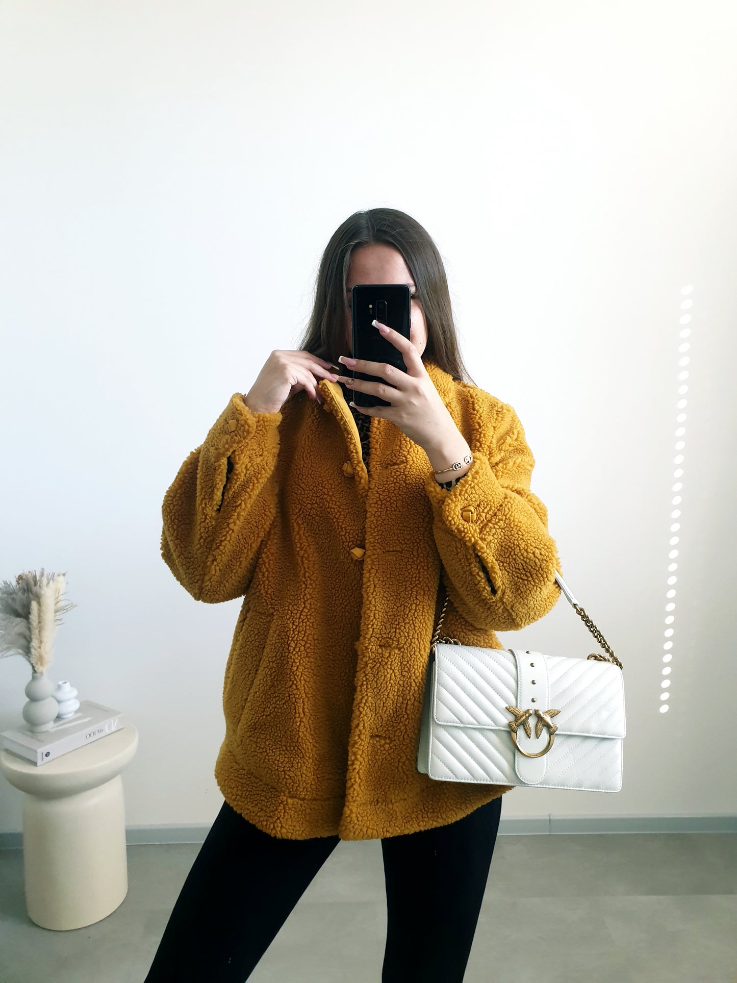 Horčicová bundička