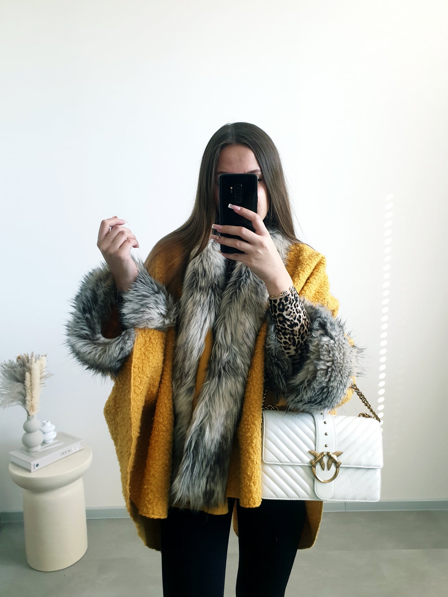 Pončo/prehoz s kožušinou