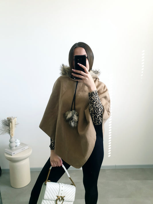 Pončo s kožušinou