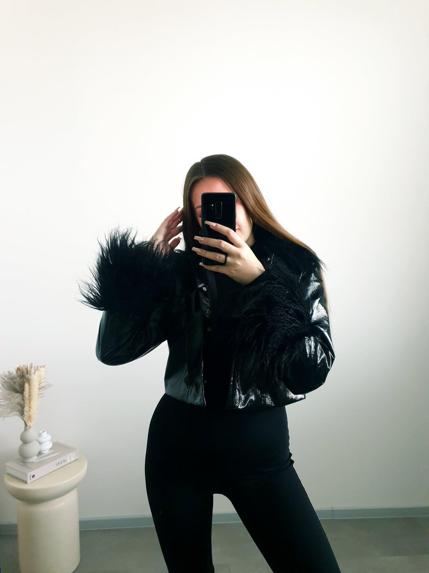 Extravagantná bundička s kožušinou S/M