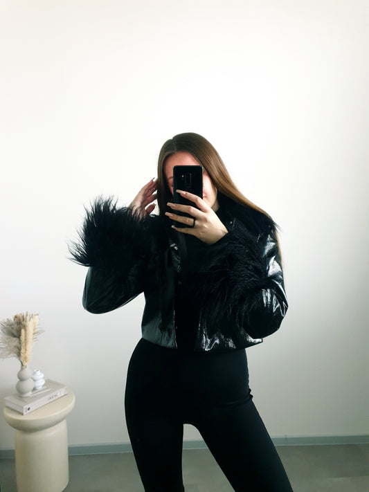 Extravagantná bundička s kožušinou S/M