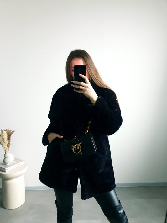 Čierny kožúšok 40